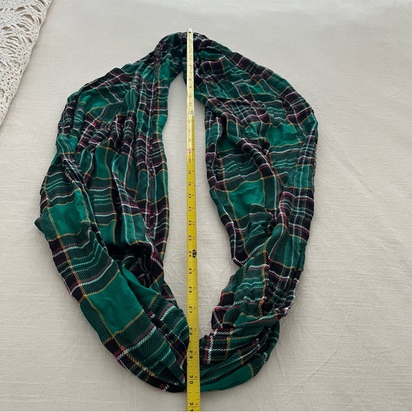 C Est 1946 Green Plaid Scarf - Picture 4 of 8